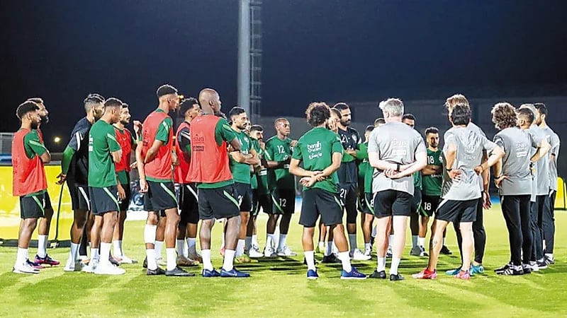 مفاضلة بين عبدالرحمن غريب ولاعب النصر للمشاركة أمام اليابان 