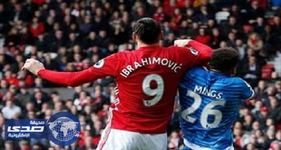 إيقاف إبراهيموفيتش 3 مباريات بسبب السلوك العنيف