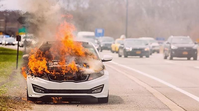 ابتكار طريقة جديدة لإخماد حرائق السيارات في غضون دقائق