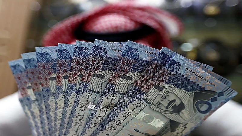 غرامات تنتظر من يُمكن غير السعوديين من العمل بالمنصة الإلكترونية التشاركية