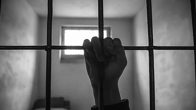 بالفيديو .. سجينات تكشف سبب إجبار إيران للمحكوم عليهن بالاعدام على الزواج