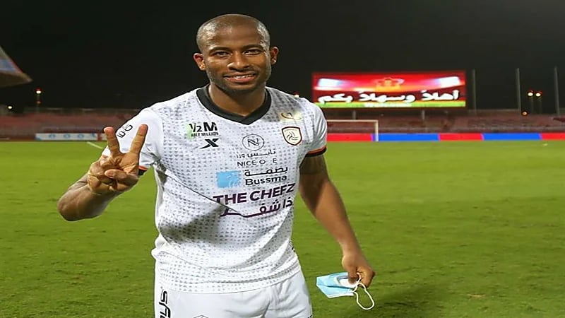 "سيبا" يطالب بكامل مستحقاته من الشباب