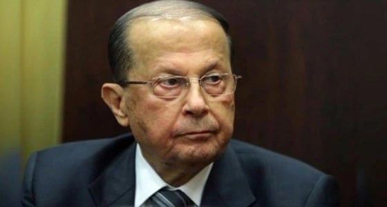 الرئيس اللبناني يلتقى مسئولين بارزين لبحث استقالة الحريري