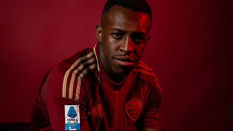 روما يقدم سعود عبدالحميد من خلال احتفاليته الشهيرة بالكرسي .. فيديو