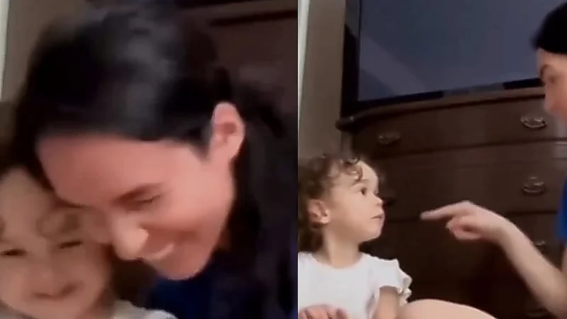 أم صماء تبتكر طريقة للتواصل مع ابنتها عبر لمسة ذراع .. فيديو