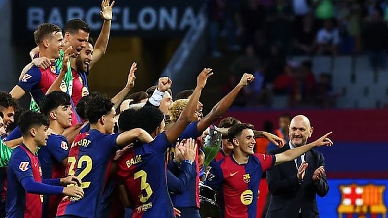 برشلونة يخسر في ليلة تتويجه بلقب الدوري الإسباني