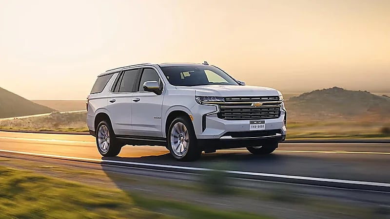 بالصور.. مواصفات وأسعار لاندكروزر و تاهو في المملكة