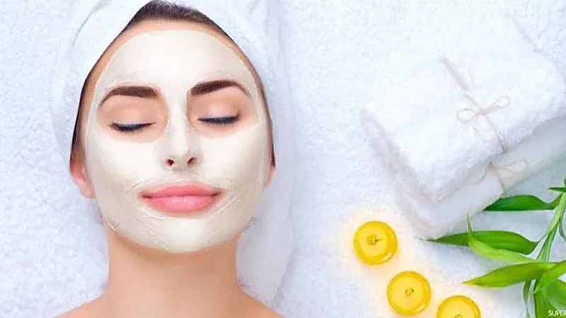 5 ماسكات طبيعية لنضارة وجهك قبل العيد