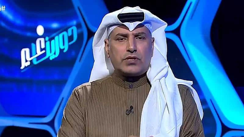 عبدالله القحطاني يعلق على سؤال أحد الجماهير بشأن وضع يد رونالدو على الحكم .. فيديو