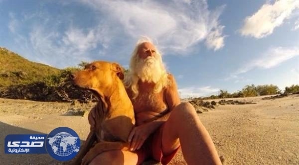 بالفيديو.. مليونير يعيش وحيداً  لمدة 20 عاماً بجزيرة نائية