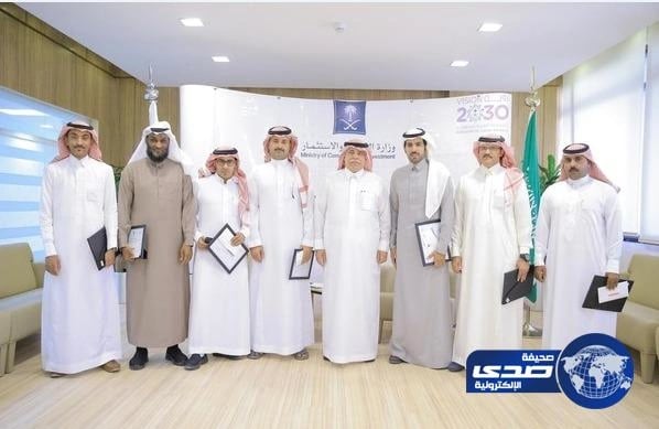 وزير التجارة يكرم مواطنين متعاونين مع الوزارة بالإبلاغ عن سلع مغشوشة