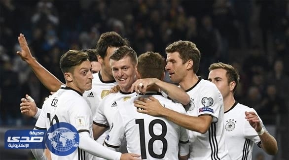 أوزيل ودراكسلر وجوميز يغيبون عن ألمانيا أمام إنجلترا