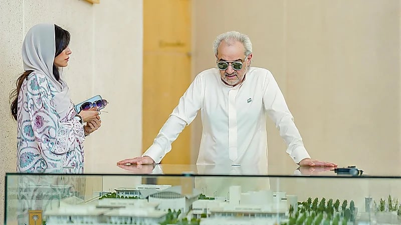 الأمير الوليد بن طلال وابنته الأميرة ريم في أحدث ظهور .. صورة