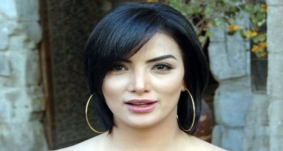 فنانة شهيرة تلجأ لتبني طفل لفقد قدرتها على الإنجاب