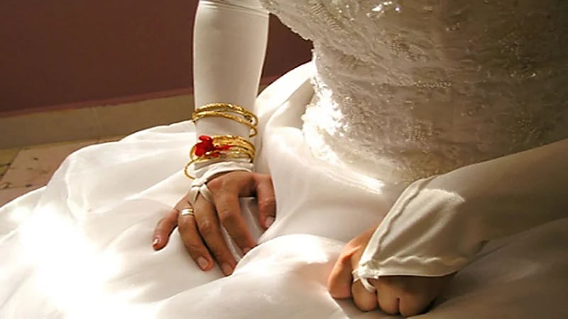 وفاة عروس عقب عودتها من شراء فستان الفرح في حادث مروع