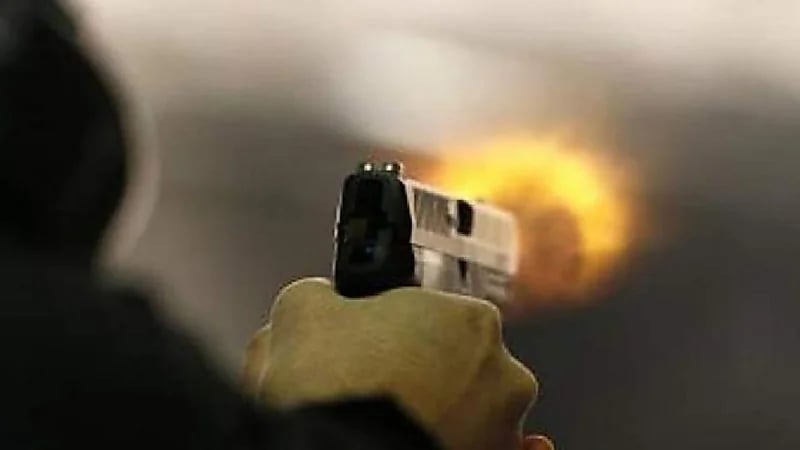 موظف يقتل 2 من أشقائه ويصيب الثالث بطلقات نارية بسبب الميراث