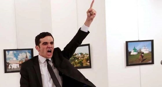 اعتقال صاحب معرض " اغتيال لسفير الروسي " في تركيا