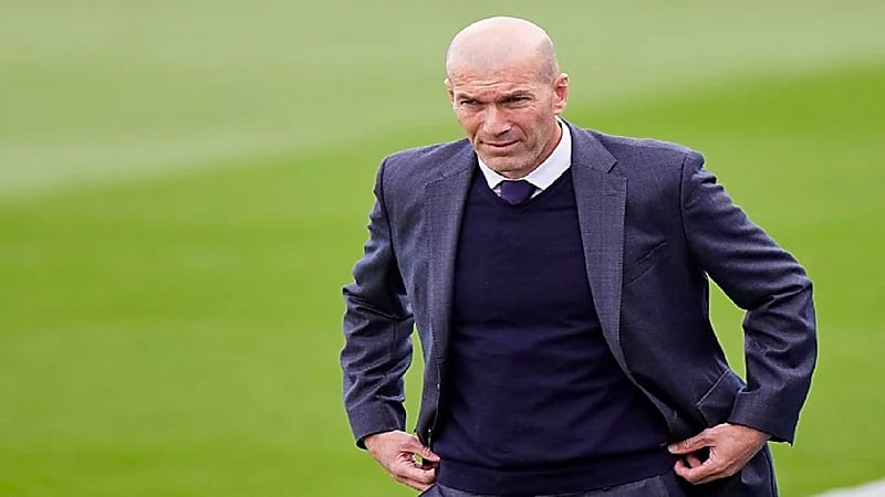 زيدان يرفض عرضًا بقيمة 100 مليون يورو من دوري روشن