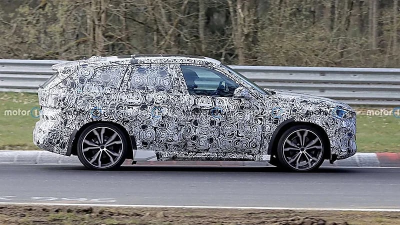 شاهد.. بي إم دبليو تستعد لتدشين السيارة  X1    الجديدة