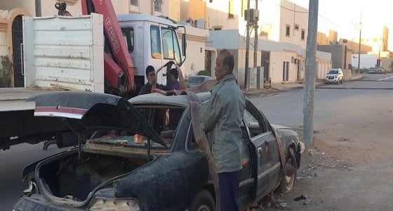 بالصور.. إزالة السيارات التالفة من شوارع الحدود الشمالية