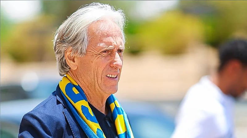 جيسوس يبحث عن ظهير أيسر