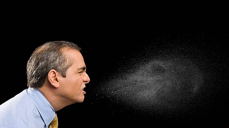 انفجار أمعاء رجل بسبب عطسة