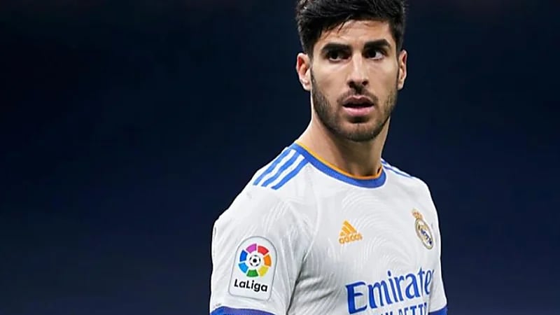 أسينسيو يلمح بالانتقال إلى مانشستر يونايتد