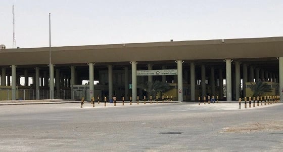 بالفيديو.. البدء في هدم منفذ سلوى استعدادا لمشروع القناة البحرية