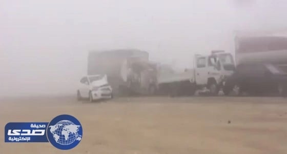 بالفيديو.. " الضباب " ينتج حوادث بالجملة على طريق أبو حدرية