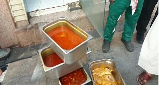 أمانة المدينة تغلق 5 محلات تجارية بالحرم