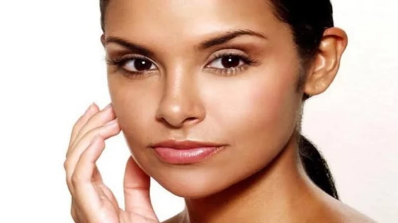 طرق التخلص من لمعان البشرة خلال فصل الصيف