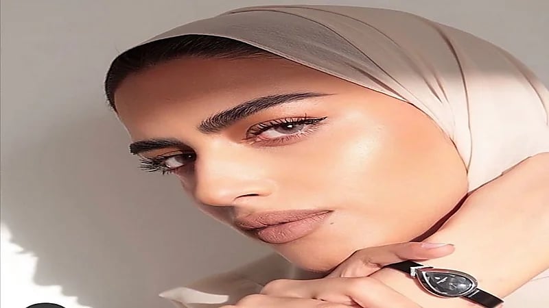 7 خطوات بسيطة لمكياج ناعم للجامعة من وحي يارا النملة