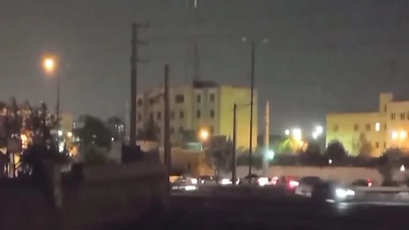 بالفيديو.. "الملالي" يعترف بسقوط عددًا من المنشآت الامنية