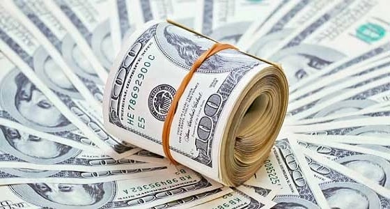 الدولار يرتفع بعد فرض ترامب ضريبة على السلع المكسيكية