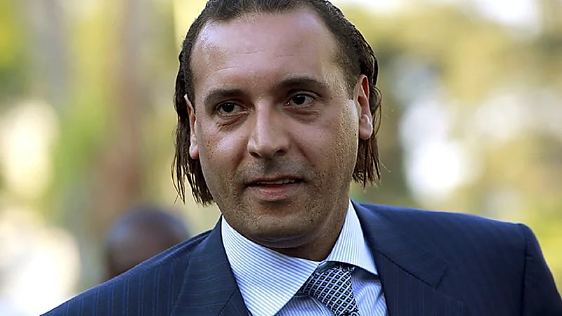 تدهور صحة نجل القذافي بعد إضرابه عن الطعام