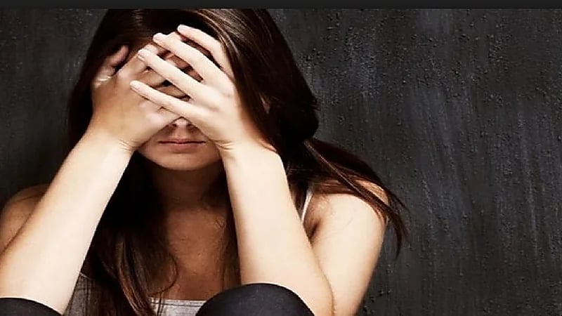 شاب يقنع خطيبته بإقامة علاقة محرمة لإجبار أهلهما على زواجهما!