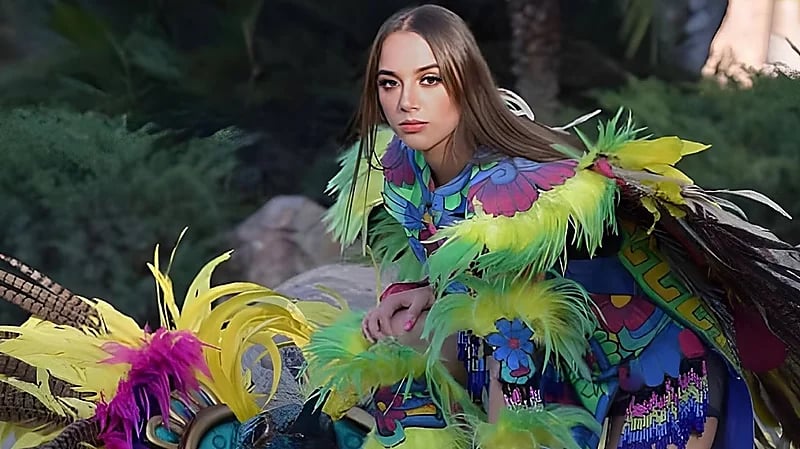 ملكة جمال مكسيكية تتعرض لصعق كهربائي