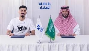 علي لاجامي يدرس التنازل عن مستحقاته في النصر من أجل المونديال مع الهلال