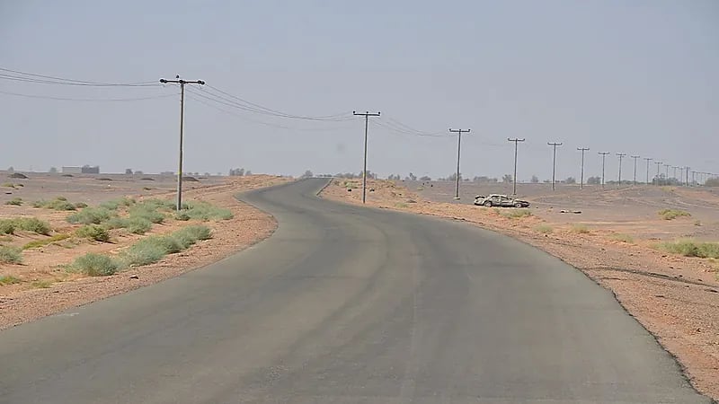 إغلاق حركة السير على طريق المعرش الثمامية بحائل