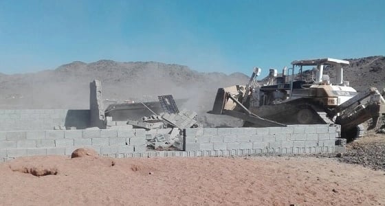 بالصور.. إزالة عدد من التعديات بوادي الغريض في المدينة