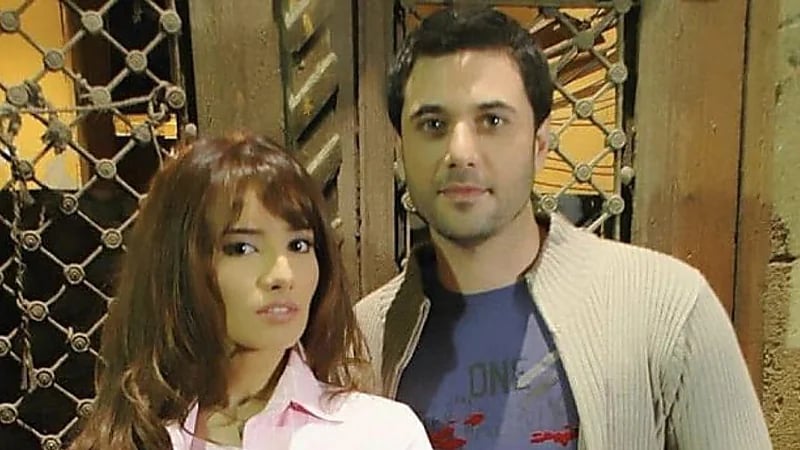 زينة تلاحق أحمد عز قضائيًا بعد مشاركته في إعلانات رمضان