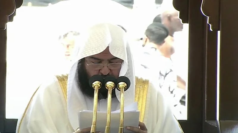 السديس: الاعتداء على الأقصى لا يزيد الأمة إلا استمساكًا بحقوقها المشروعة(فيديو)