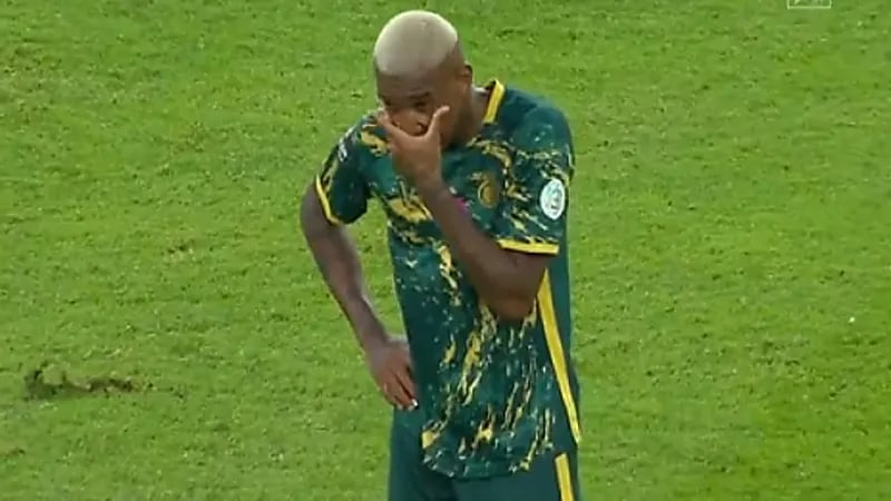 بالفيديو .. لحظة طرد تاليسكا من مباراة الاتحاد والنصر