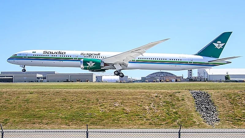 الخطوط السعودية تستعد لتسلم طائرة بوينج جديدة بشعار الثمانينات