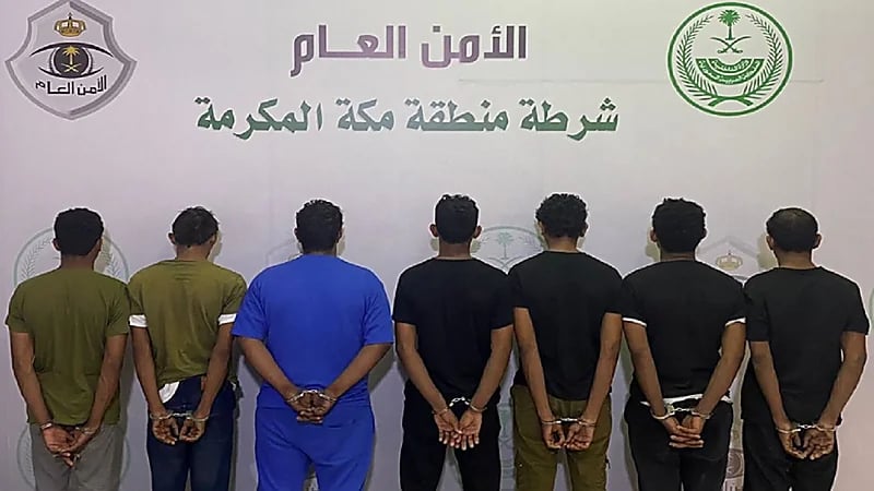 الإطاحة بـ 7 مخالفين لارتكابهم حوادث سطو على المحال بجدة.. فيديو