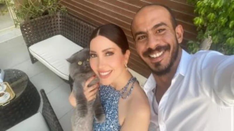 نسرين طافش تثير الجدل حول انفصالها بعد حذف صورها مع زوجها