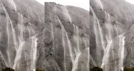 بالفيديو.. منظر مبهر لشلالات جبل " منعا " بعسير