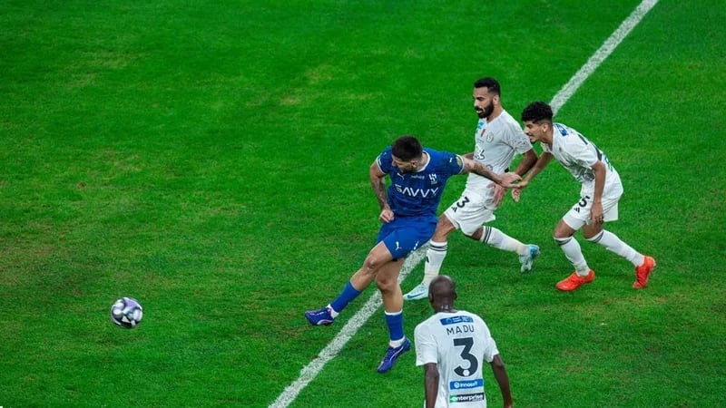 الاتفاق يلتزم بنسبة 30 % لمقاعد جماهير الهلال