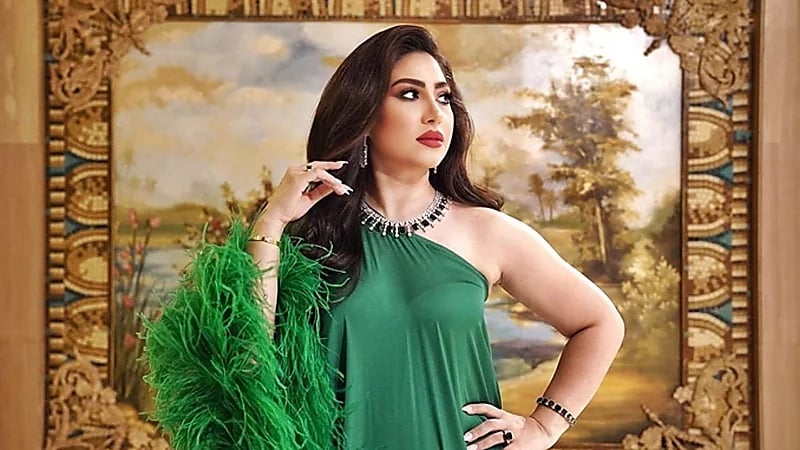 بوسي تتألق في أحدث جلسة تصوير بـ الأخضر..صور