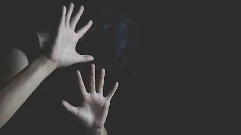 مطالبات بالقبض على شاب يخطف ويبتز الفتيات في سوريا